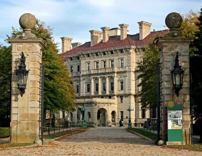 Newport The Breakers Mansion Entrance