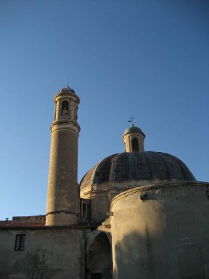 Eh non, ce n'est pas un minaret, mais le clocher d'une église (Santa Maria di Betlem)