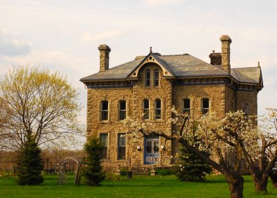 House - Grimsby Ontario