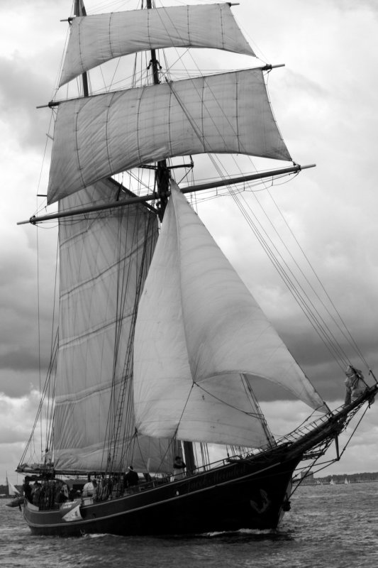 Passing a Three-master (Kiel, Germany)