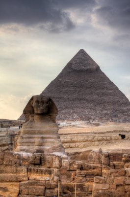 Sphinx and Cheops Pyramid, Gizeh (Egypt)