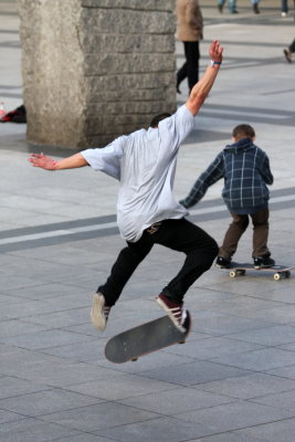 Skateboarder afront the Cathedral