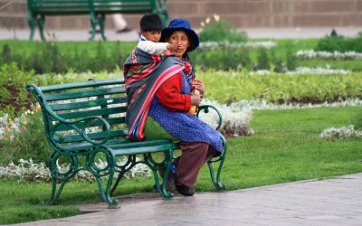 Peruanian woman with child