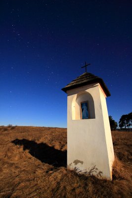 Night by the chapel