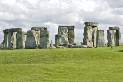 Stonehenge_28-105_115-after copy.jpg