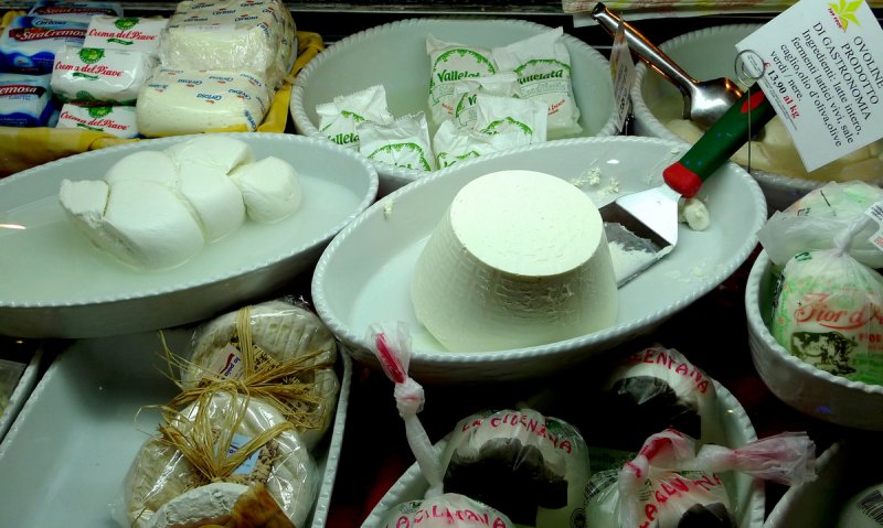 Italian Cheeses Ricotta - Mozzarella