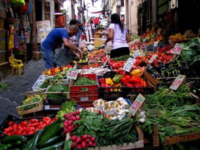 Seller fruit