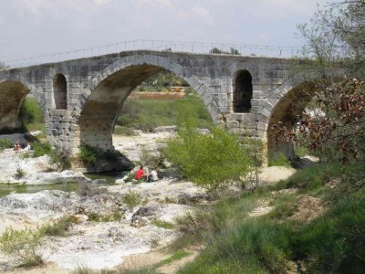 Le Pont Julien sur la Via Domitia, enjambant le Calavon