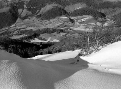 Vue plongeante sur le plateau de Castet