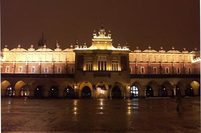 Sukiennice - Rynek Glowny by night