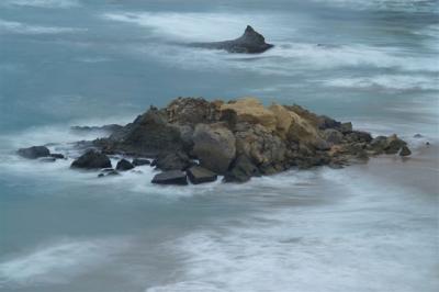 The Twelve Apostles at dawn - the one that fell over!