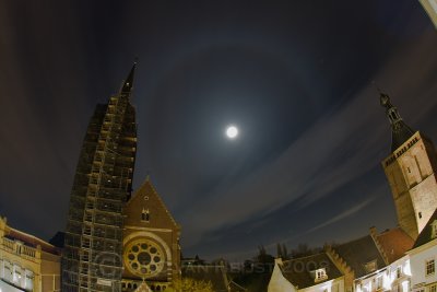 Moon Halo in high clouds