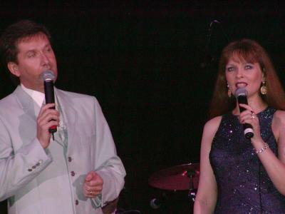 Daniel O'Donnell and Mary Duff.jpg