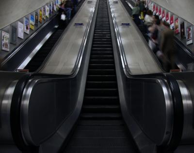 g3/23/648323/3/57526014.escalator.jpg