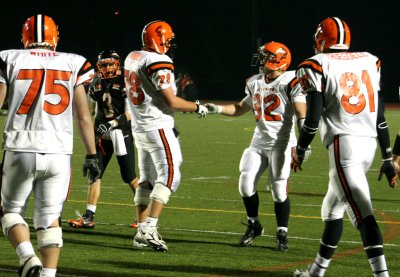 norwell and elliott celebrate touchdown