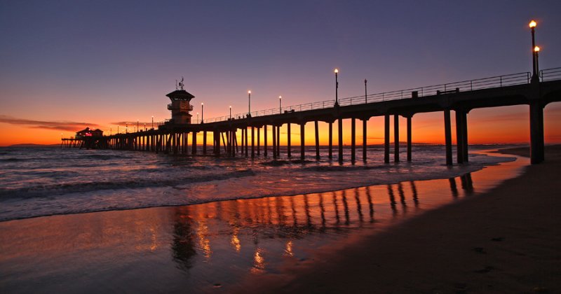 HB Pier 10-29-09 97 Post-sundown.jpg