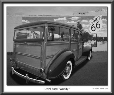 Ford 1939 Woody Wgn DD R B+W.jpg