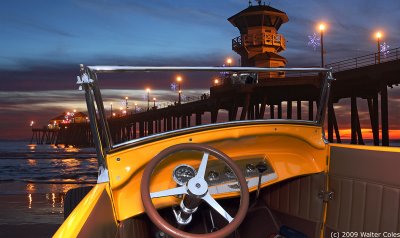 Ford 1932 Yellow Conv at the Pier.jpg