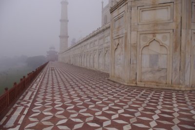 Backside of Taj Mahal Facing Yamuna River.jpg