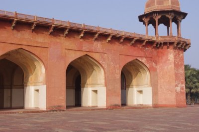 Corner of Akbar's Tomb.jpg
