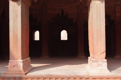 Inside Jehangiri Mahal.jpg