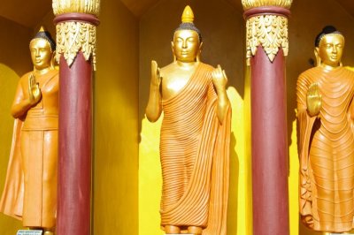 Buddhas on Buddha Dhatu Jadi (3).jpg