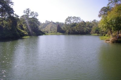 Meghla Parjatan Lake.jpg