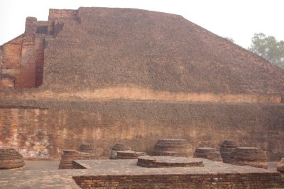 Backside of Sariputta Stupa (2).jpg