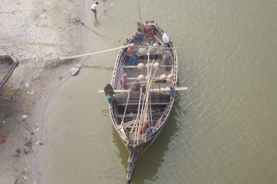 Boat on Ganges.jpg