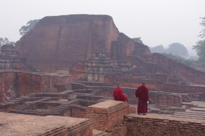 Monks and Sariputta Stupa.jpg