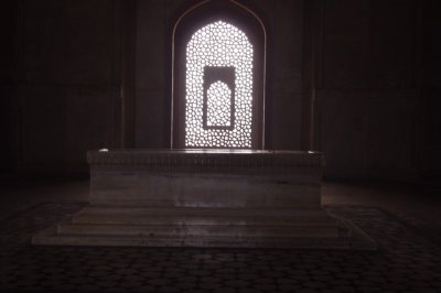 Cenotaph and Mihrab.jpg
