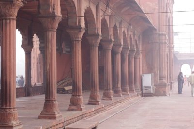 Columns at Jama Masjid.jpg