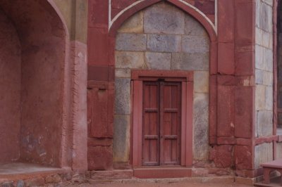 Doorway in Humayun's Tomb.jpg