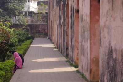 Couple at Lalbagh Fort.jpg