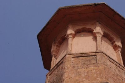 Mughal Architecture at Lalbagh Fort.jpg