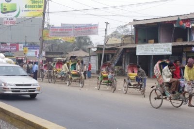 Rickshaws in Dhaka (2).jpg