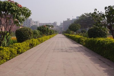 Sidepath at Lalbagh Fort (3).jpg