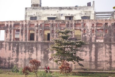 Wall Surrounding Lalbagh Fort (2).jpg