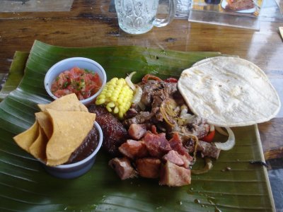 Food on Banana Leaf at Poter Nostre Toursist Restaurant.jpg