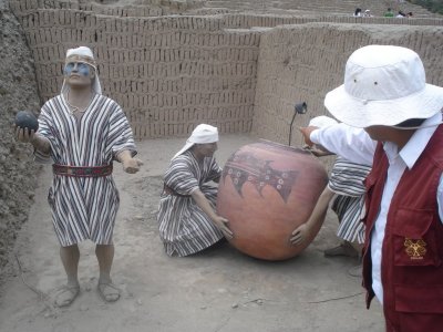 Huaca Pucllana Priests Break Pottery.jpg