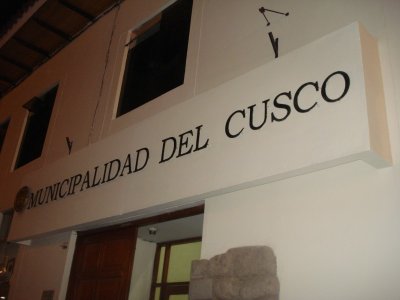 Municipalidad Del Cusco Sign.jpg