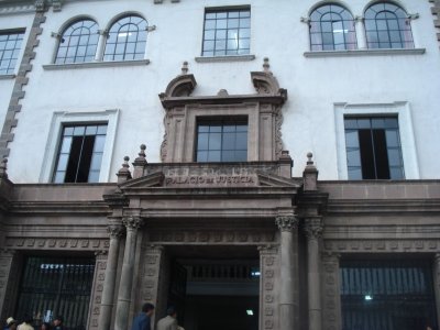 Palacia de Justicia Cuzco.jpg