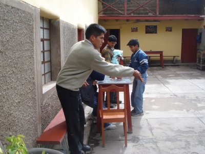 Playing Sapo (Frog).jpg