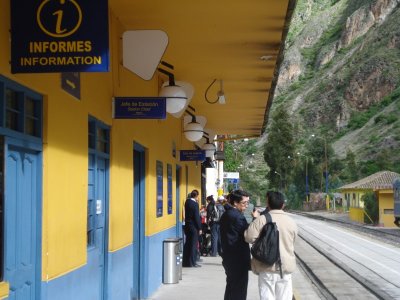 Ollantaytambo Train Station (2).jpg