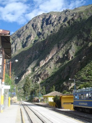 Ollantaytambo Train Station (4).jpg