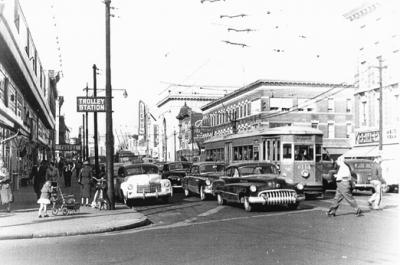 Corner of Cortelyou Rd. & Flatbush Ave., looking north on Flatbush Ave. The Loews Kings Theater is on the right. (early 50s)