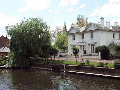 House on Thames