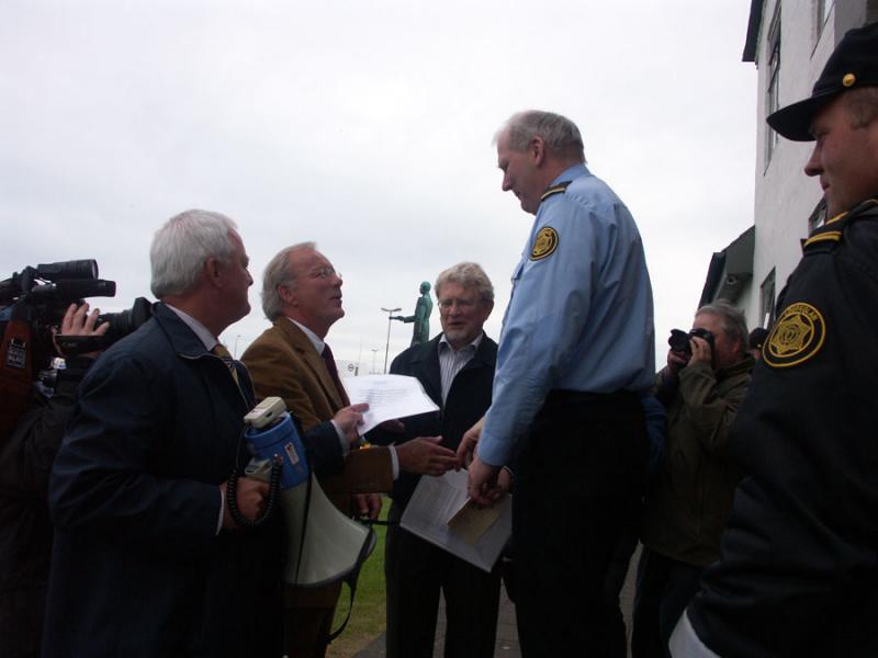 The protest paper signed by thousunds handed over to the doorkeeper