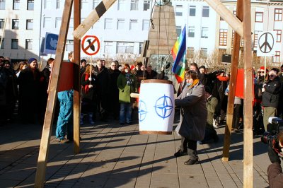 Nato slegið niður !!!