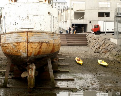 Við sjóminjasafnið